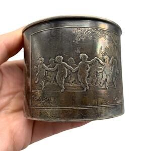 The Meriden Silverplate Co Childs Cup Dancing Cherubs USA 4810 Silver Plate VTG